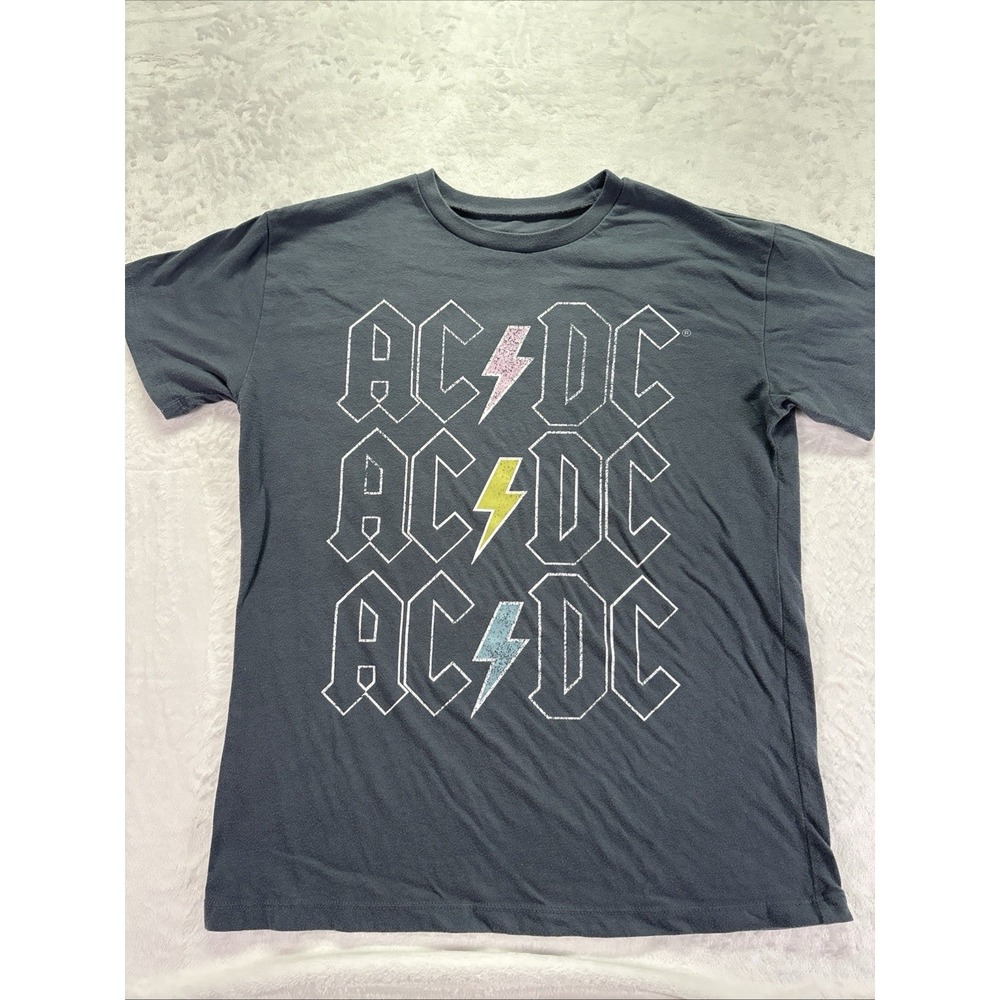 AC/DC Shirt Women's Medium Rock Band Concert Tour Thunderstruck Lightning